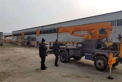鑫硕重工诚信经营 济宁汽车随车吊 随车吊